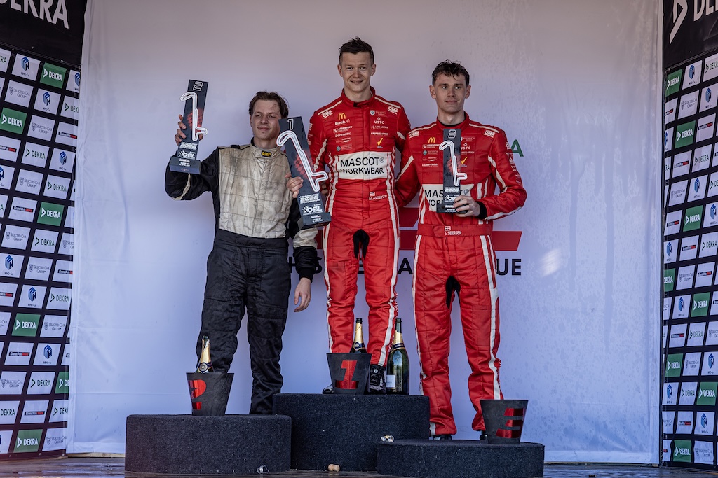 Martin Andersen vinder sæsonpremieren på Padborg Park.
(Foto: Niklas Majgaard/Boxengasse.dk)